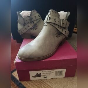 Rampage 7 Ankle Boots